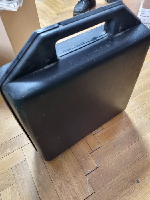 Продавам пишеща машина Хеброс