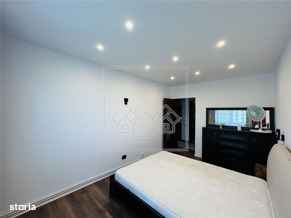 Ap decomandat, 2 camere si balcon, etaj 13, zona Pictor Brana