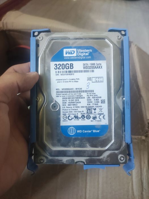 Коробка с запчастями для компьютера