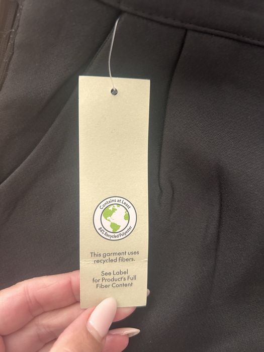 Къси дамски панталони