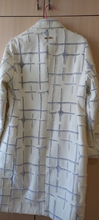 Продам пальто весеннее