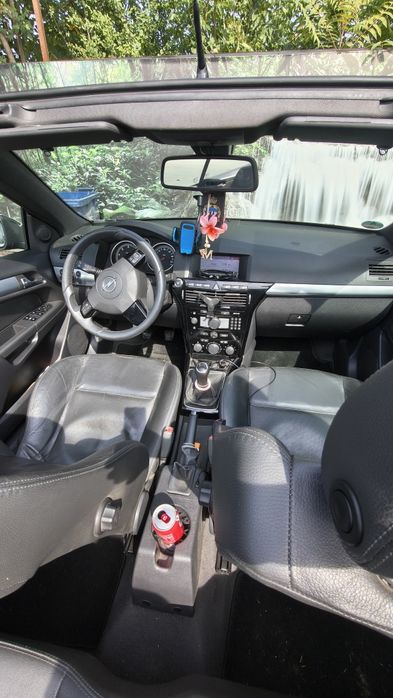 Vând Opel Astra h twintop cabrio 2008 1.9cdti