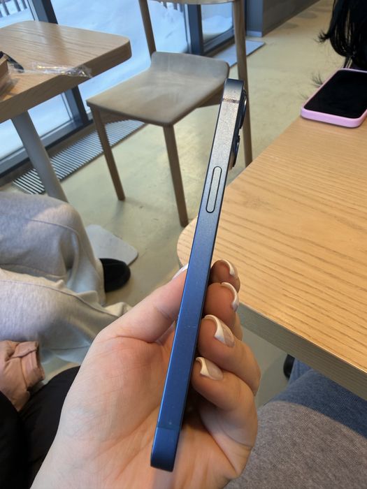 Продам iphone 13