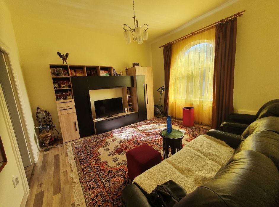 Inchiriez casă 3 camere în zonă centrală în Ploiești!