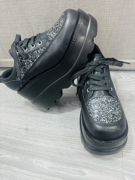 Adidasi/ Incaltaminte cu platformă 38