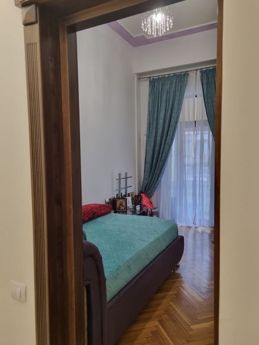 de vânzare apartament, 3 camere complet mobilat si utilat. 100mp, plus mansarda. vândut de proprietar