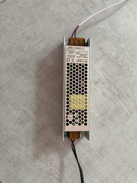 Светеща реклама за бръснарница.