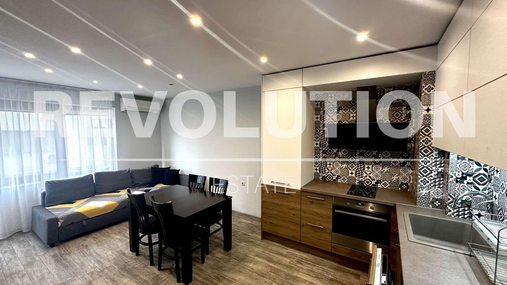 Дава се под наем Двустаен апартамент в Варна, Конфуто - 56 кв.м за 475 € - Снимка #1