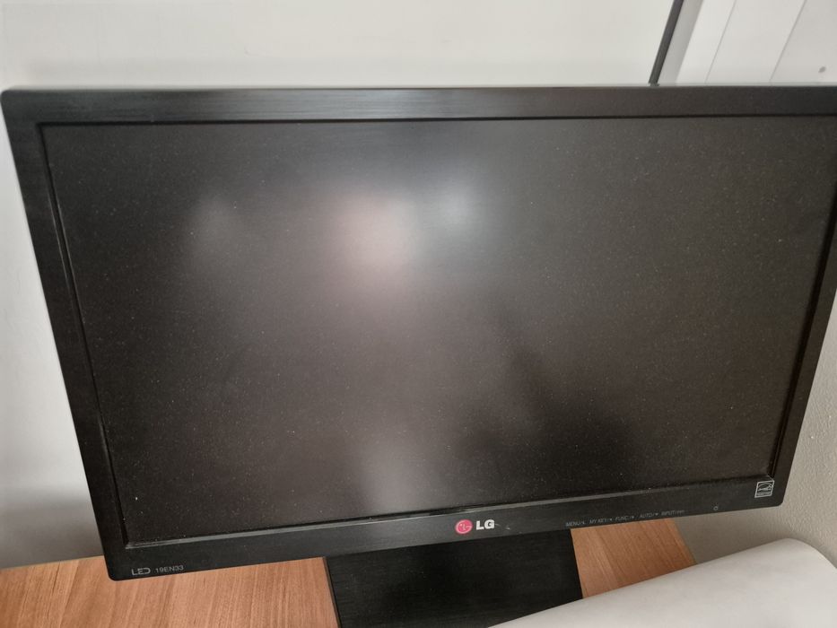 Продам монитор б/у