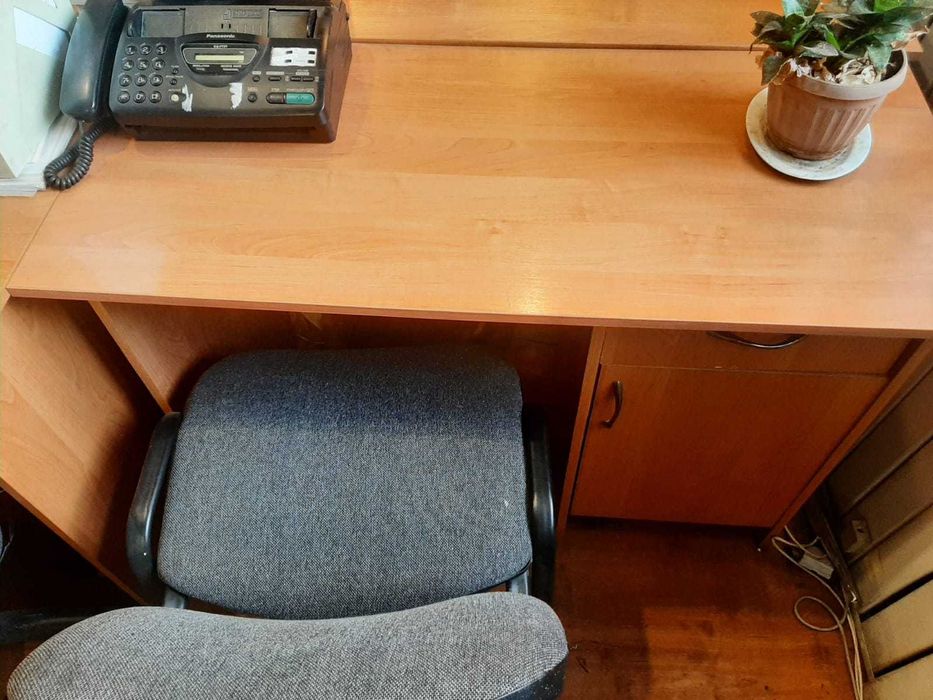 офисная мебель б/у , столы