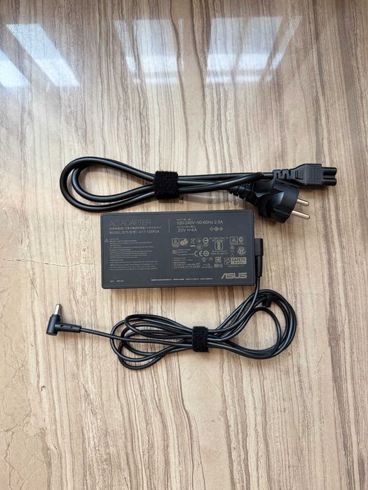 Asus ZenBook UX534FTC – i7, 16GB RAM, 512GB SSD, GTX 1650, ScreenPad