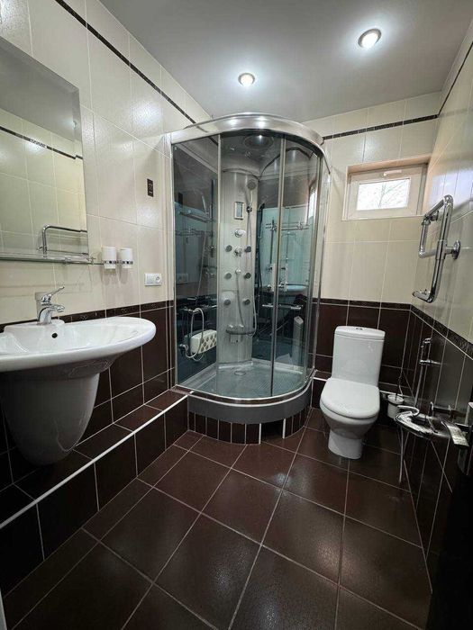 Садыка Азимова 3/3/5 90м2 посольство Японии