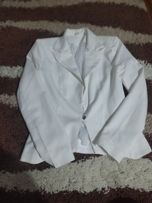 Дамско сако в Бяло