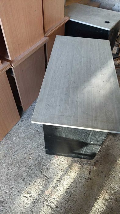 Birouri de 19 mm stejar (118 x 75 x 60 cm) sunt montate 12 bucati