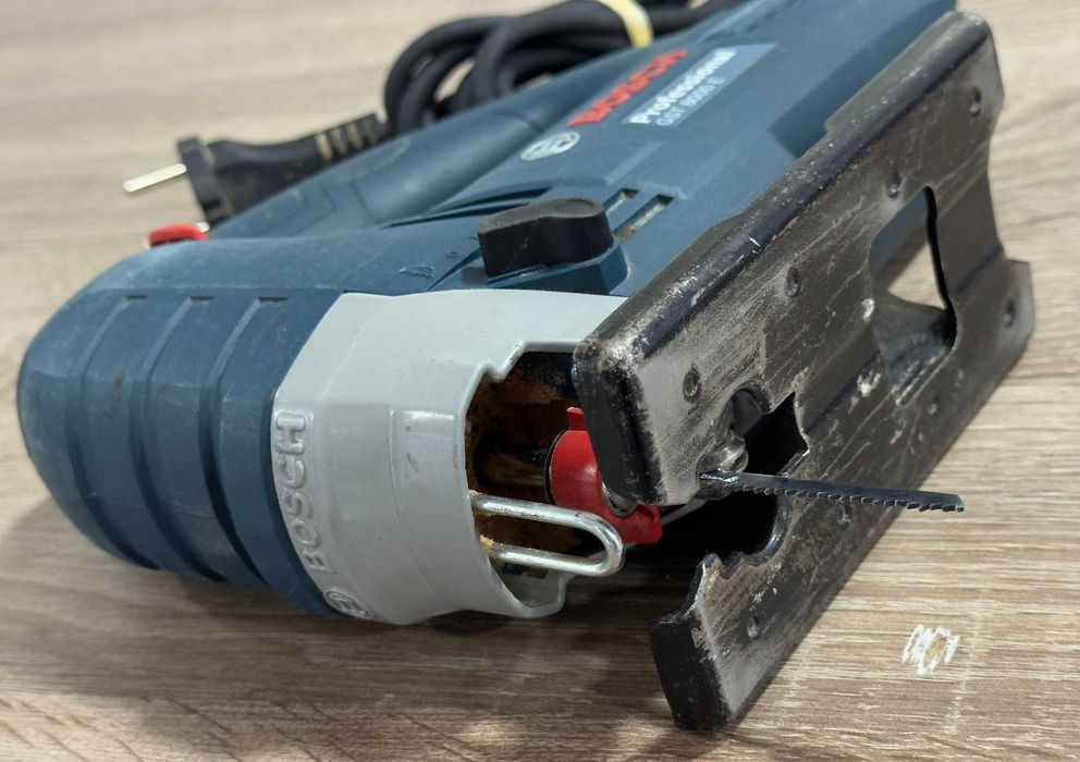 Прободен трион Bosch Professional GST 8000 E