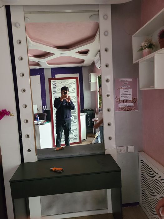 Тош ойна холат яхш тайор сочиб йегиб койлган лампочкаларям бор 185×85