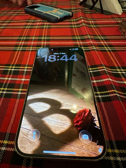 vand iphone 15 pro Titanium 128gb