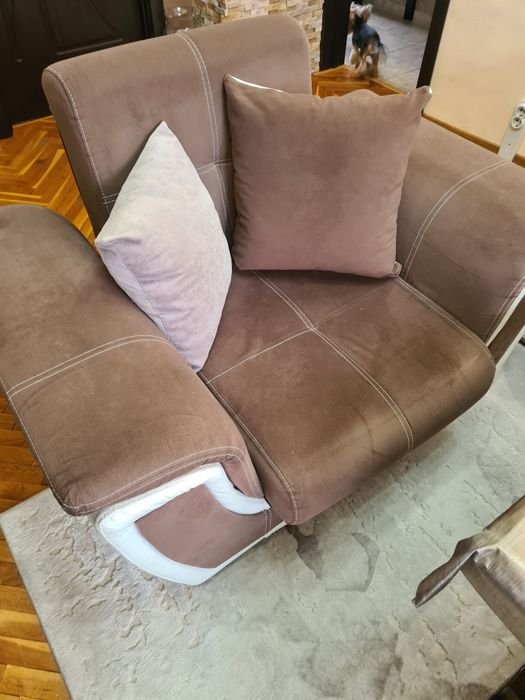 Продавам ъглова холова гарнитура  555  евро