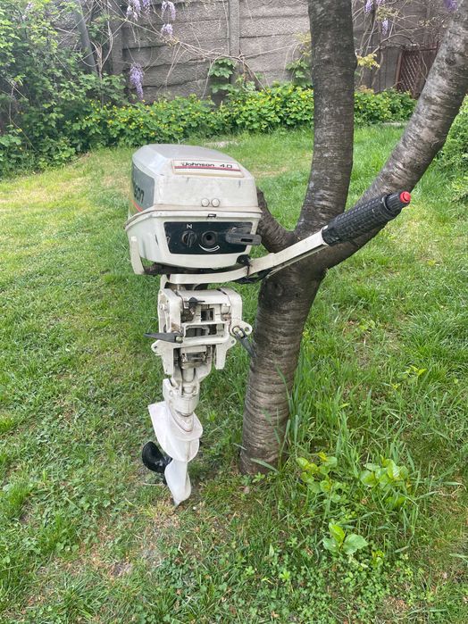 Vand motor barca Johnson 4cp , 2 timpi, stare buna, 200e