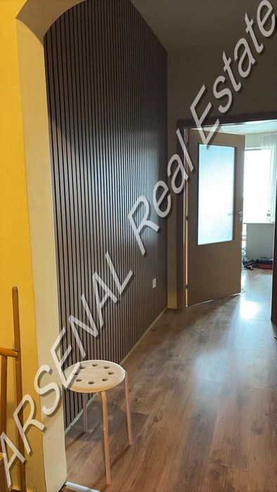 Двустаен апартамент под наем, Младост 2