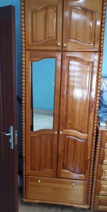 2 легла като нови и нощни шкафчета