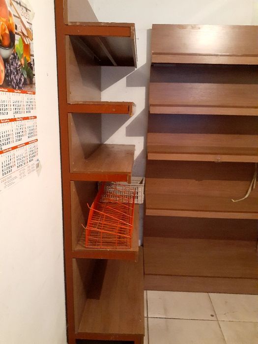 Продам прилавки стеллажи