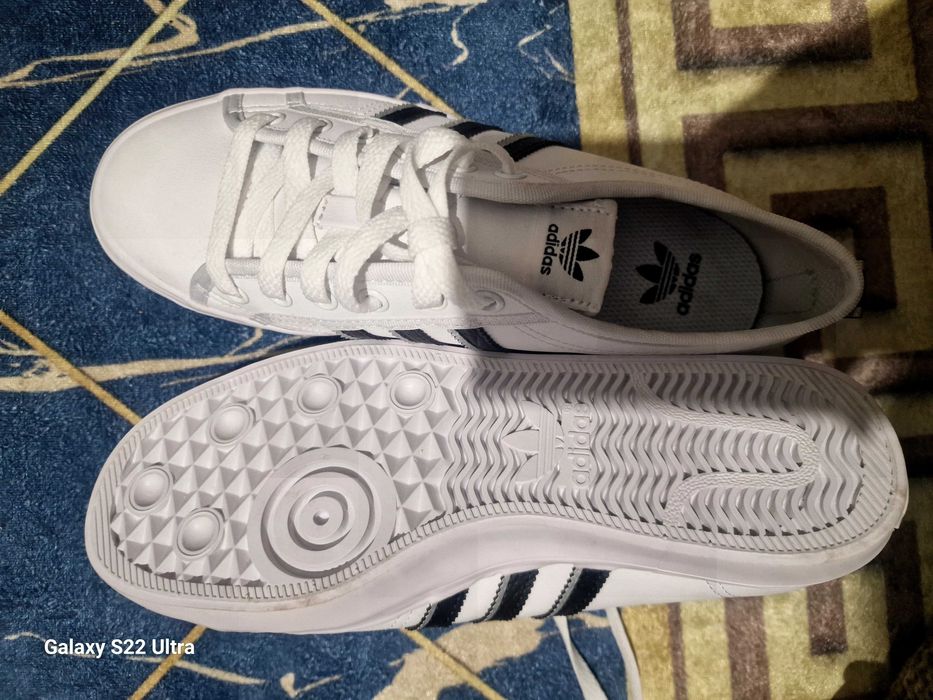 Маратонки Adidas, бели нови без кутя размер Uk 5 (1/2) 38 и половина