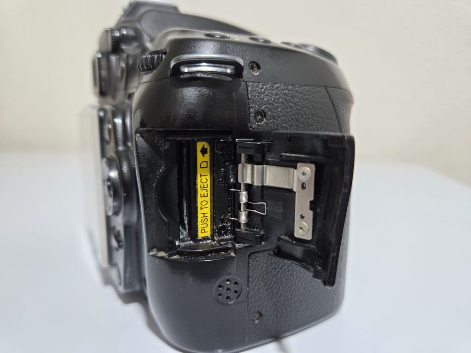 Nikon D90 (BODY)