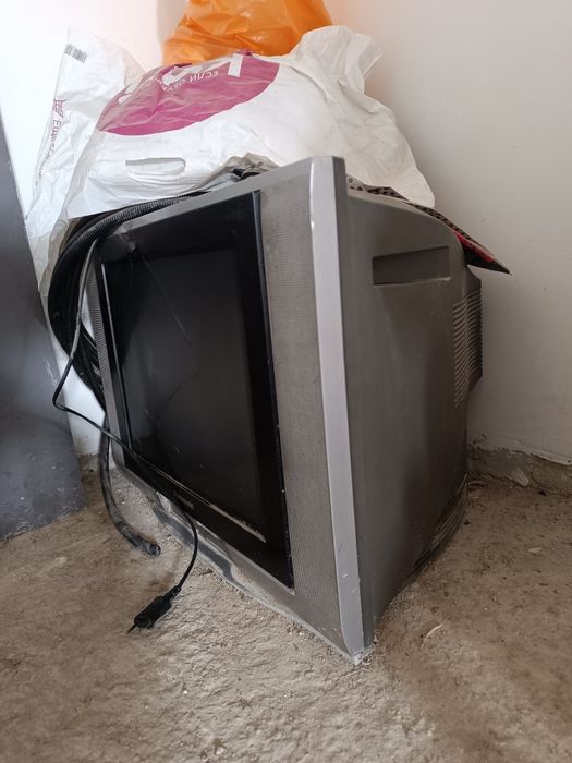 Телевизор старый