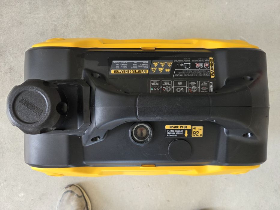 Генератор Dewalt DXGNI20e