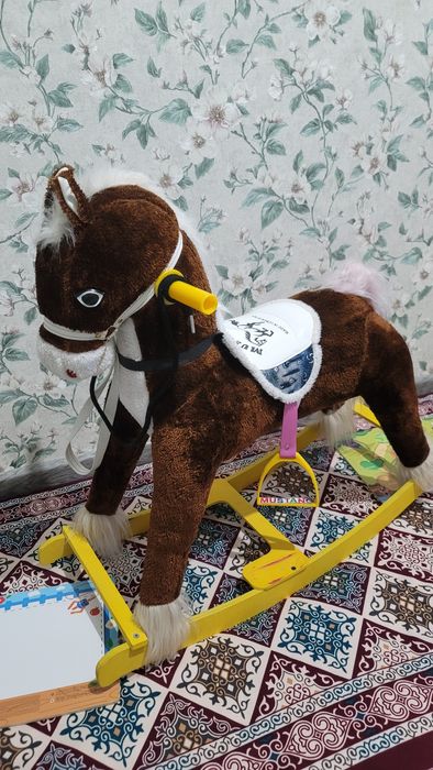 Игрушка: Конь-качалка