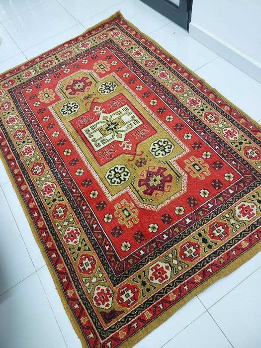 Продаются б/у ковры шерстяные оригинальные