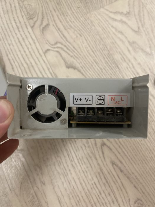 Продам блок питания на 24v