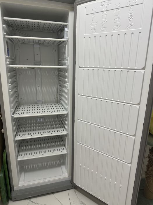 Морозильник Indesit б/у, в хорошем состоянии