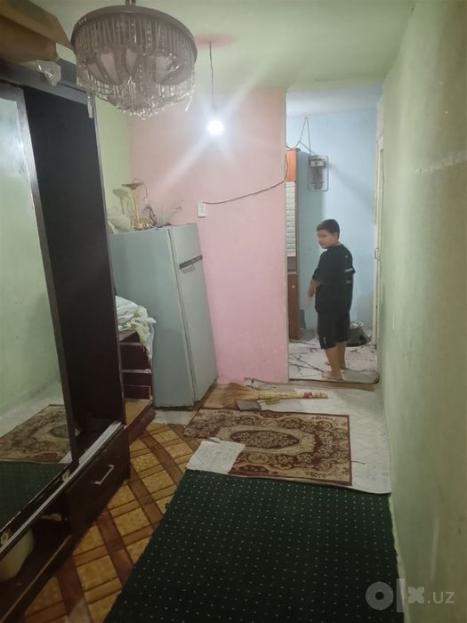 Срочно 2 хонали квартира сотилади