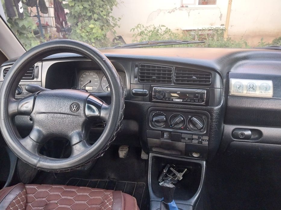 Продам гольф 3 1,8