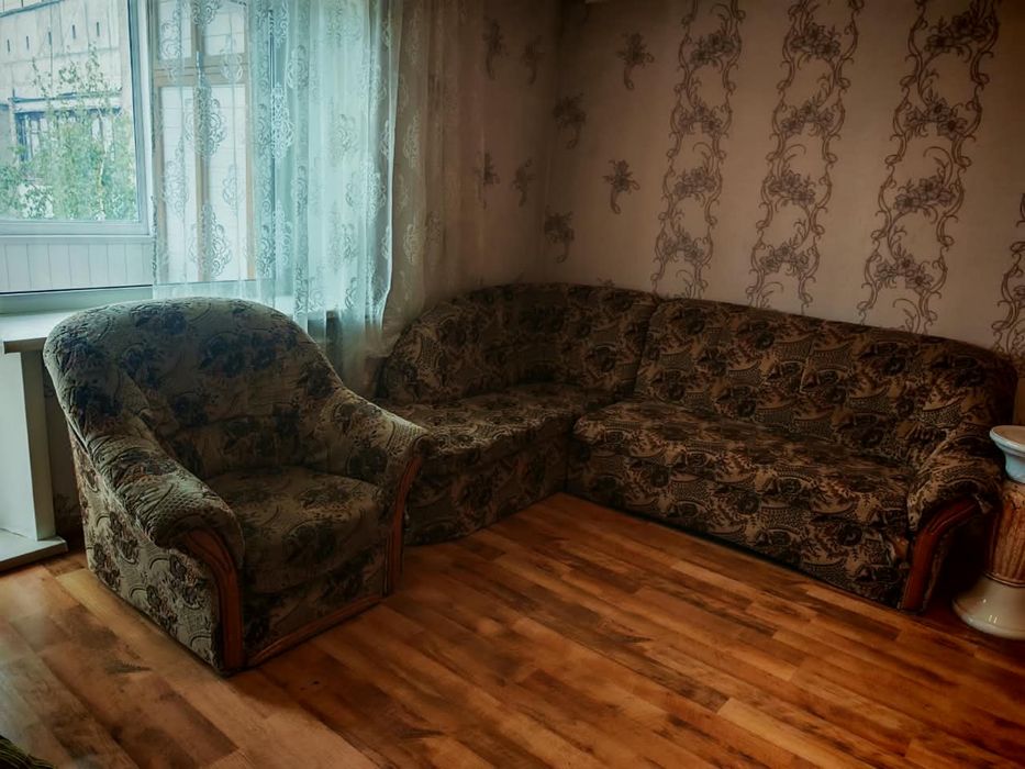 Отдам даром диван и кресло