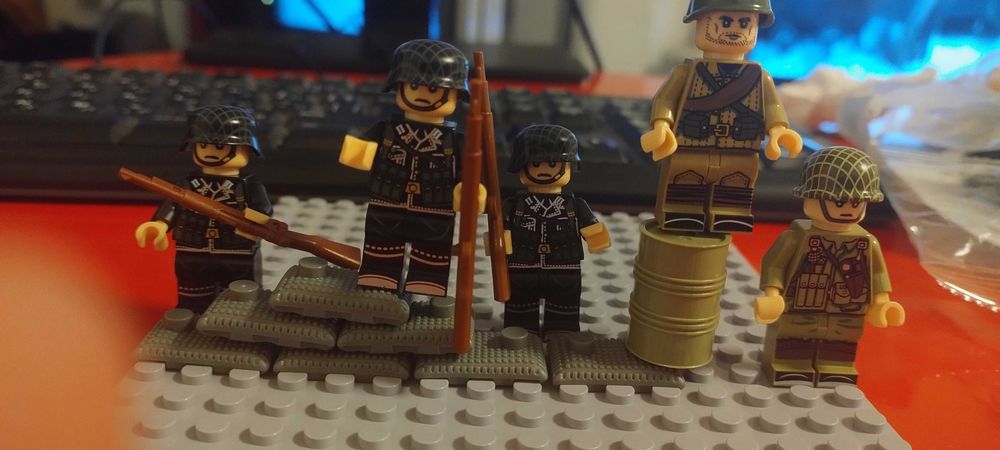 Сет от по 10 фигурки на немски, руски или 10 американски войници lego