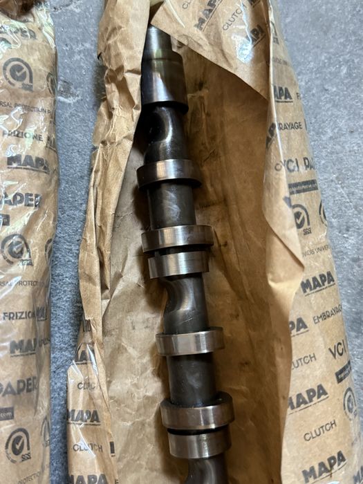 Разпределителен вал Фолксваген Крафтер VW Crafter 2.0 TDI