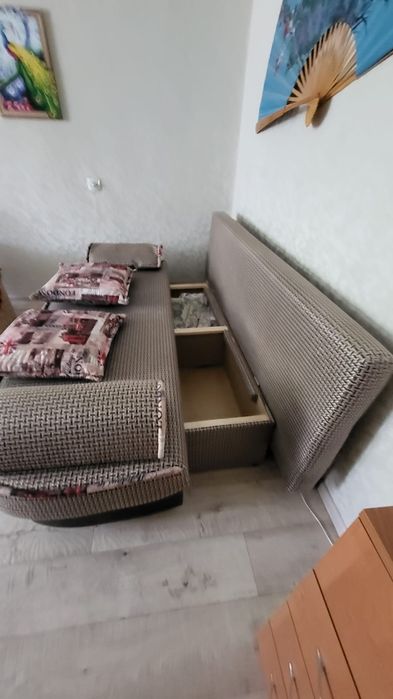 Срочно продам диван
