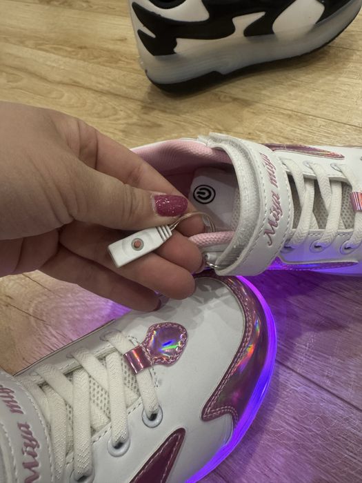 Продам кроссовки ролики