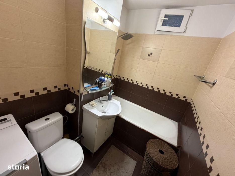 Apartament 2 camere, decomandat - zona Cetate
