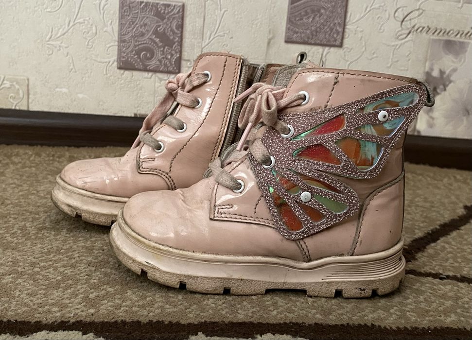 Продается детская обувь