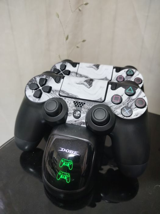 Продам PlayStation 4. slim