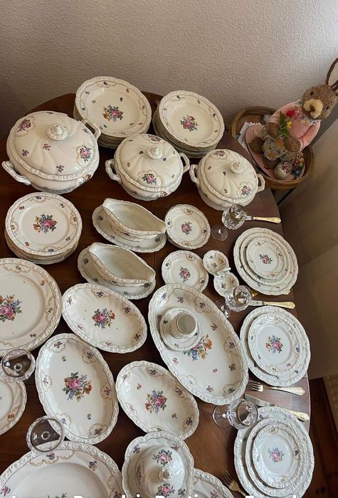 Голям антикварен порцеланов сервиз Graf von Henneberg – 52 части