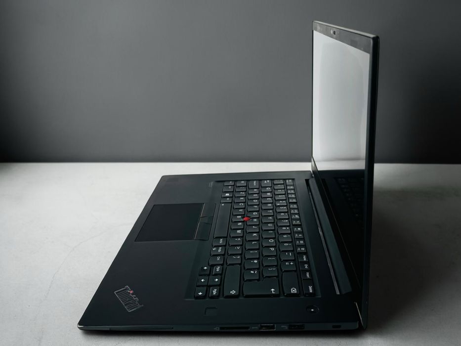 Лаптоп Lenovo ThinkPad P1 Gen 2 15" 4K i7-9850H 16RAM 512GB Quadro T1000 4GB Гаранция!