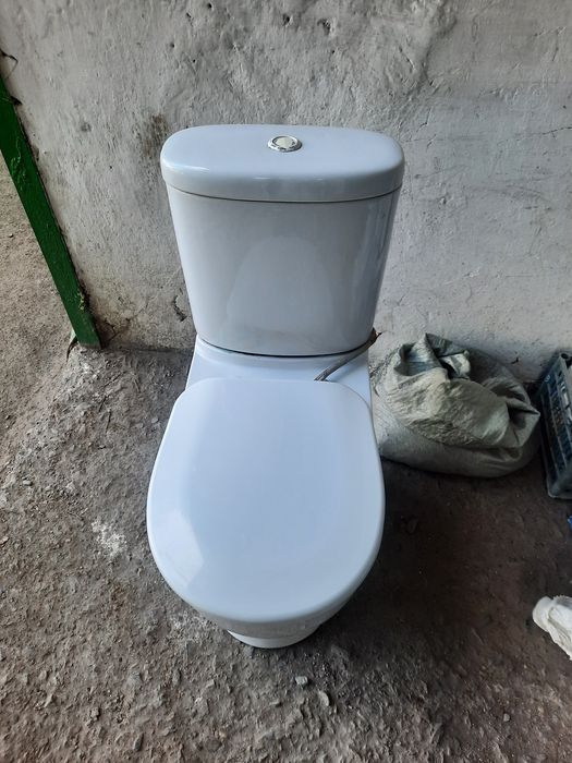 Унитаз продам б/у рабочий.
