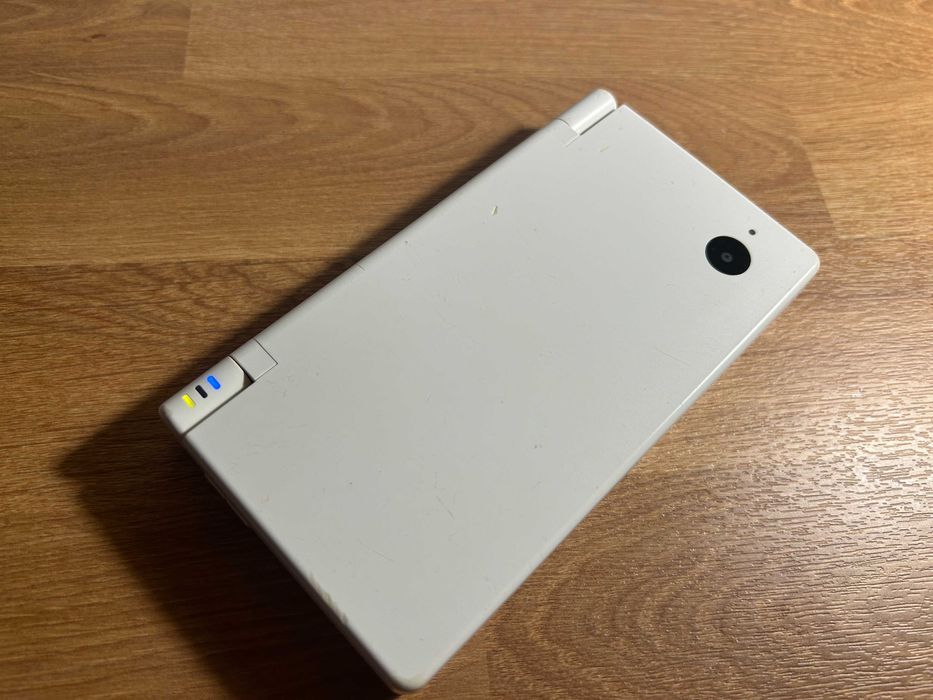Nintendo DSi White modată, regiune engleză — gata de joc | Japonia