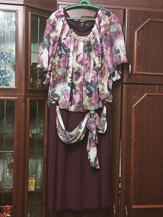 платье новое размер 56-58