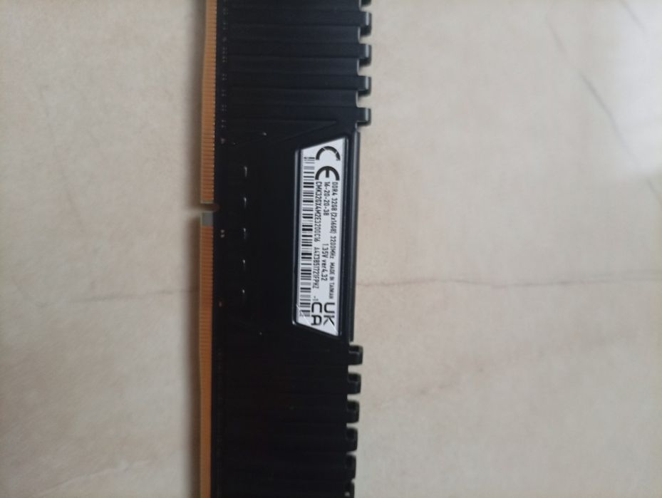 Corsair vengeance lpx 16gb ddr4   3200mhz
